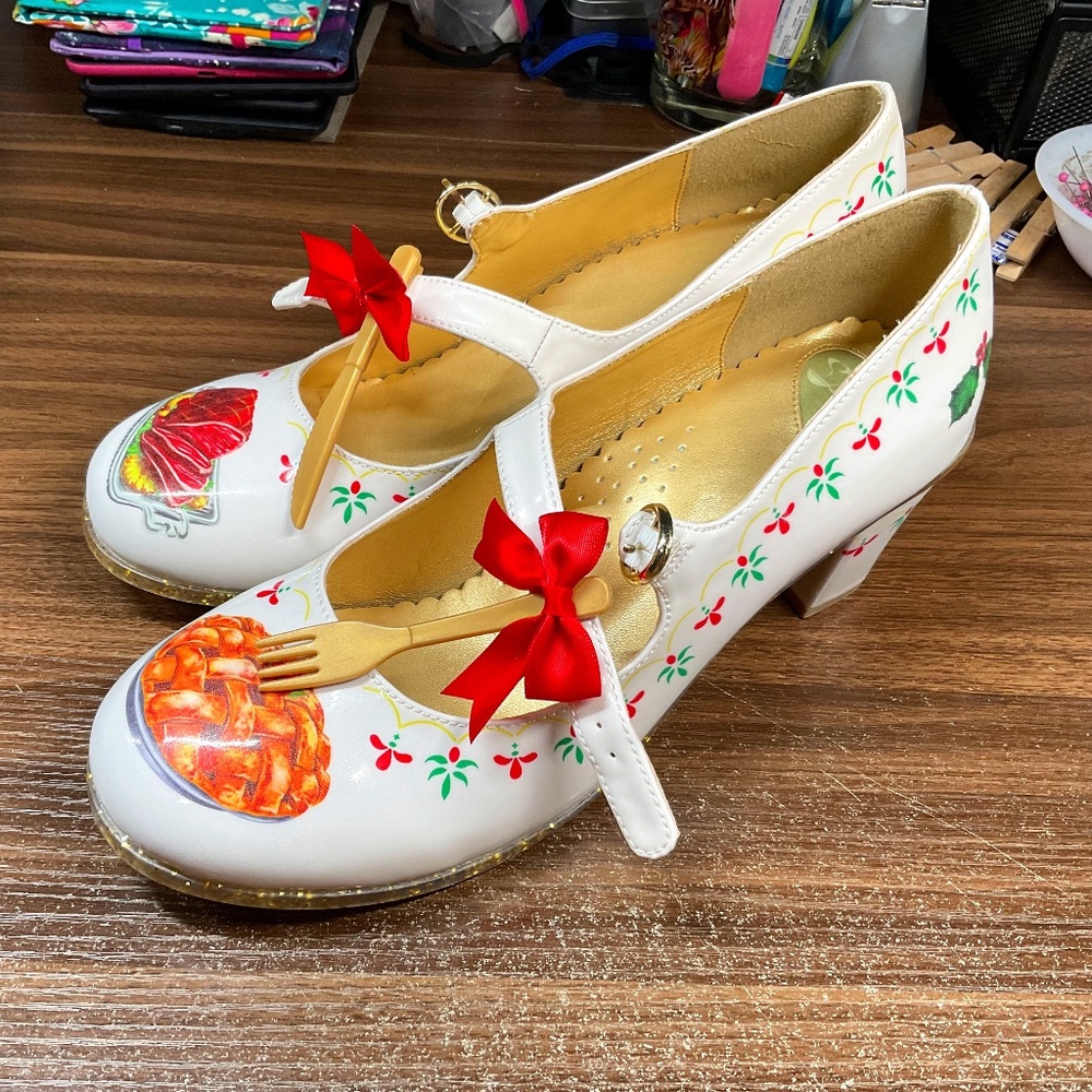 Hot chocolate design Christmas Feast mid heel Mary Janes HCD41 US11 chocolaticas